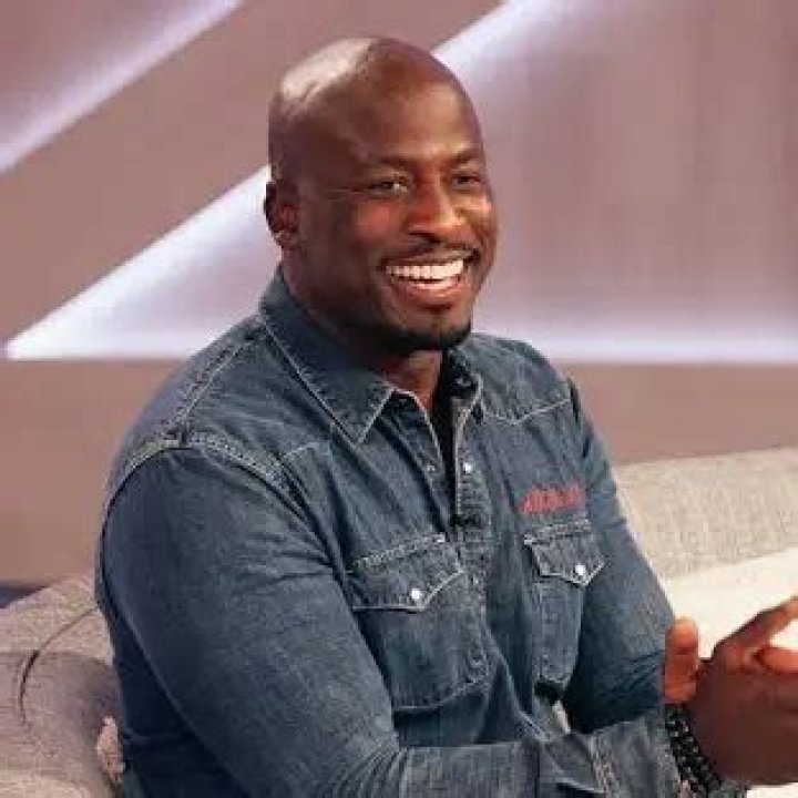 Akbar Gbaja-Biamila Net Worth
