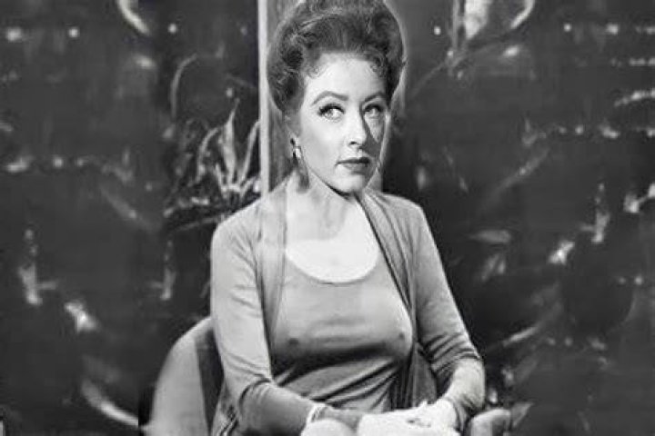 Amanda Blake Height