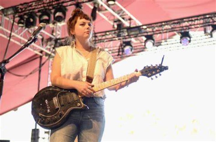 Angel Olsen Net Worth