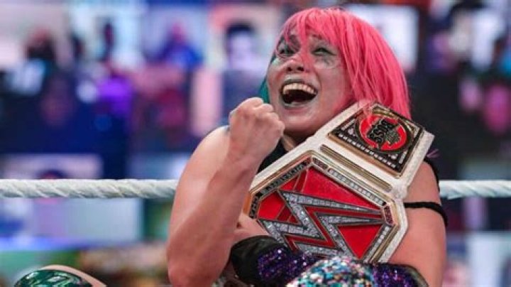 Asuka Net Worth – How Much is Asuka Worth?