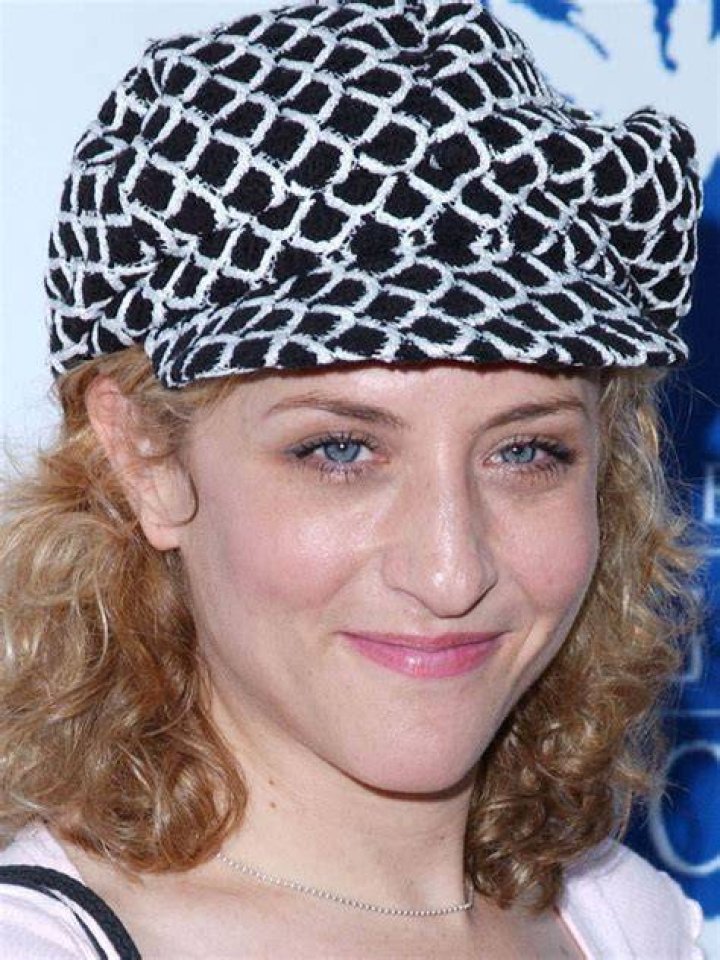 Bitty Schram Net Worth 2024