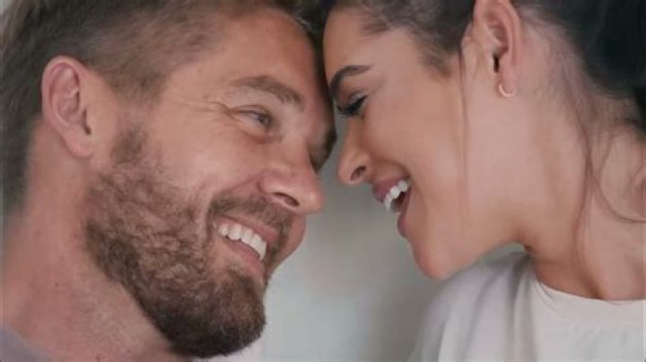 Brett Young - Lady - country song used on tiktok
