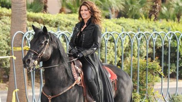 celebrities that ride horses