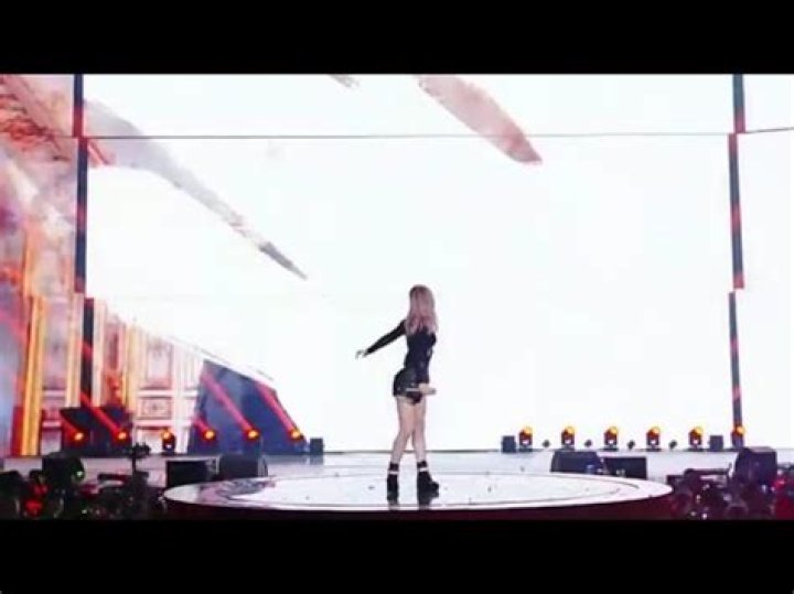 Chrissy Costanza - Phoenix (Live in China) [2019 NYE Concert] - CHER LIVE CONCERT