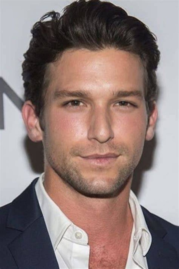 Daren Kagasoff Biography