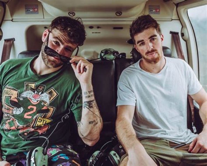 do the chainsmokers actually smoke