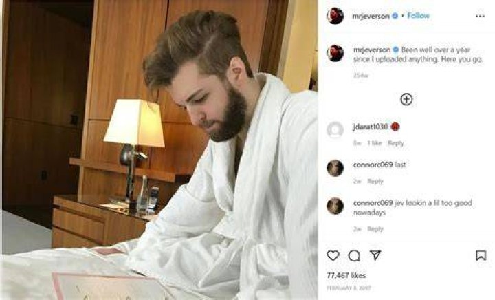 FaZe Jev in bed