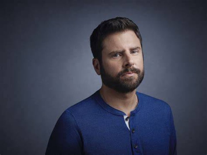 Gary Mendez (James Roday) and Maggie Bloom (Allison Miller)