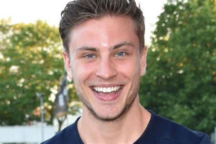 Jannik Schumann Net Worth