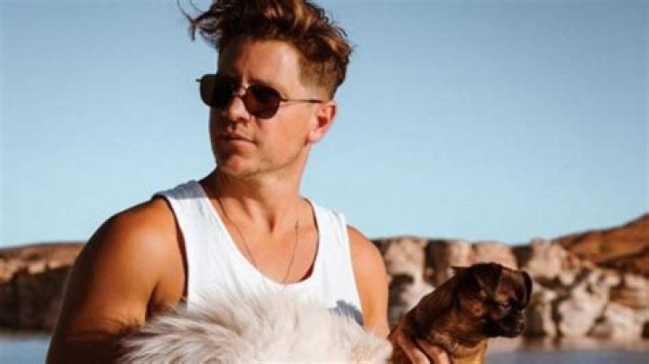 Jef Holm's Social Media Presence