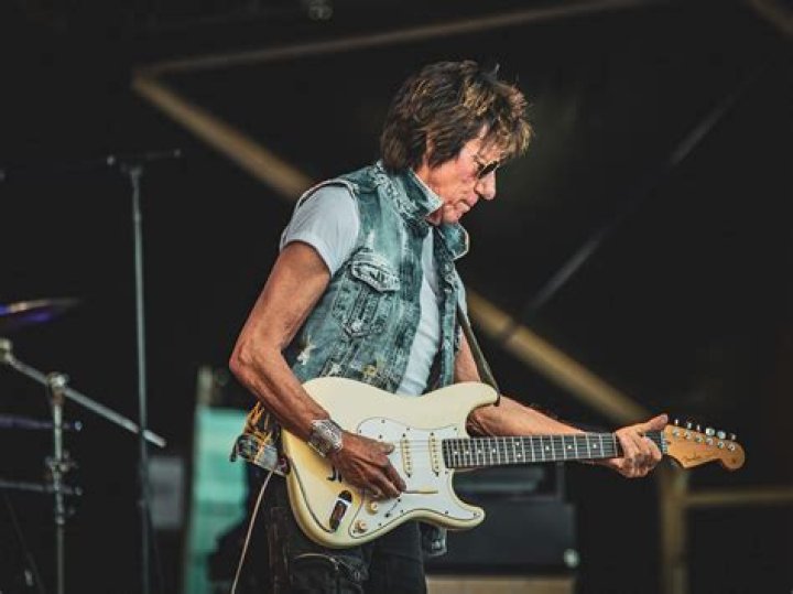 Jeff Beck salary and earnings