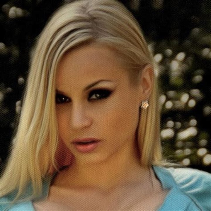 jenny poussin net worth