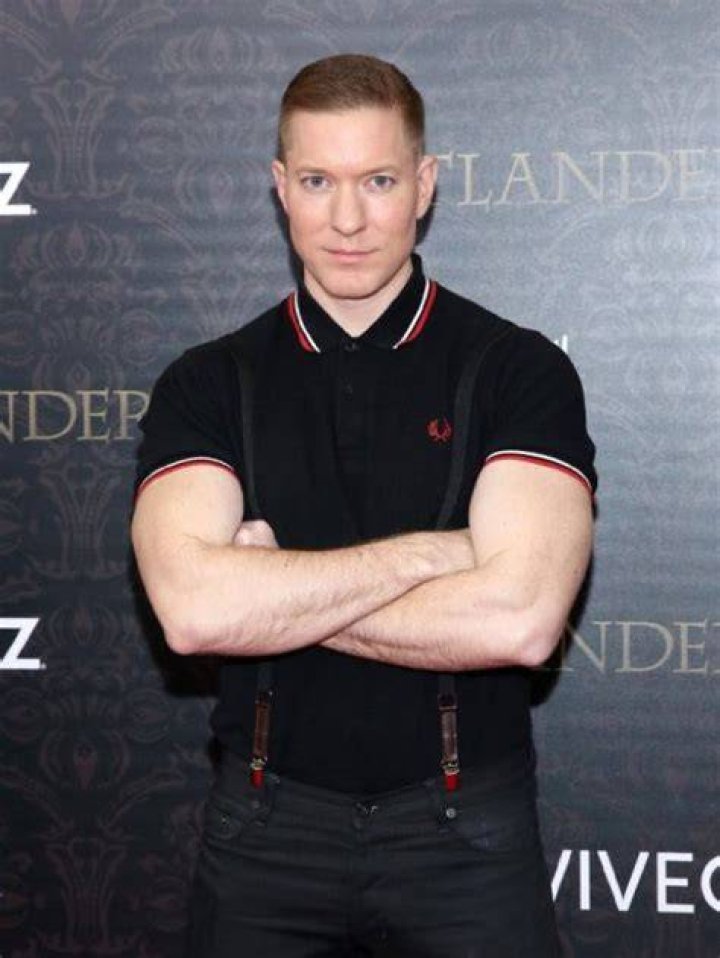 Joseph Sikora is an American actor best known for his portrayal as Tommy Egan in the successful Starz series Power, in which he played a hothead heroin dealer. With the news of his secret romance, he is driving everyone insane. Sikora, who has worked with a number of stunning actresses, has piqued everyone's interest in his personal life. He prefers to keep his personal life private, however he is rumored to be married and has a secret wife. Is this correct? Let's find out... What is Joseph Sikora's Wife's name? Joseph Sikora has a long-term partner, whom he met on the set of Boardwalk Empire. He was portraying an angry alcoholic gambler at work, while his wife worked as a makeup artist. Following that, the couple began dating. In the year 2014, Joseph married his girlfriend after several years of dating. Despite the fact that Sikora kept the specifics of his wedding a secret, his marriage proved that he was not gay. Joseph has not yet published a photo of his wife, although he frequently expresses his love for her on Twitter. For example, on Valentine's Day in 2017, Sikora responded to a tweet by saying he was relaxing with his wife and dog. The couple's connection has blossomed since they first met, and they are most likely intending to raise a family. Joseph's rumored homosexuality Joseph has been the subject of his fair share of sexual orientation speculations and debates. He always keeps facts regarding his personal life out of the public eye. In April 2015, one of his Twitter fans asked him whether he would like to play a gay character. Sikora stated that he would play if the script required it. His role in the popular TV series Power, on the other hand, has piqued the interest of his followers and viewers. Because of his major involvement in this series, his admirers have been in desperate need of clarifications regarding his sexual orientation as a gay. For fans of the programme, the makeup Joseph wears for Tommy Egan's character is also gayish. Despite this, there is no more clear proof to call his sexuality into doubt while he is married. Is Eminem related to Joseph Sikora? Joseph Sikora is frequently mistaken for Eminem's look-alike, but the two are nothing alike. Eminem is an American rapper, songwriter, record producer, record executive, film producer, and actor who has been dubbed the King of Hip Hop. He is widely regarded as one of the greatest and most influential rappers of all time. Joseph, on the other hand, is an American actor who is best known for his role in the American crime drama thriller Power. From 2014 till the present, he has been recurring as Tommy Egan opposite 50 Cent and Omari Hardwick in that series. Joseph Sikora's Interesting Facts Joseph Sikora was born in the United States of America on June 27, 1976, in Chicago, Illinois. He is 43 years old as of 2019, and his horoscope is Libra. Albin Joseph Sikora (father) and Barbara Jo Sikora (mother) have a son named Joseph (mother). Albin and Chris Sikora are his two younger siblings. Joseph graduated from Notre Dame College Prep and went on to Columbia College Chicago, where he earned a BA in theater. In 2006, he made his Broadway debut in The Caine Mutiny Court-Martial. Joseph's net worth is believed to be approximately $400,000. He stands at a height of 5 feet 10 inches and weighs 78 kilograms. Joseph is a frequent user of social media platforms such as Facebook, Instagram, and Twitter.