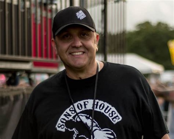 Julian Perez Net Worth
