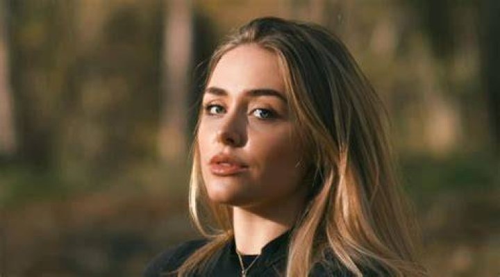 Lauren Burch Height, Weight & Physical&nbsp;Appearance