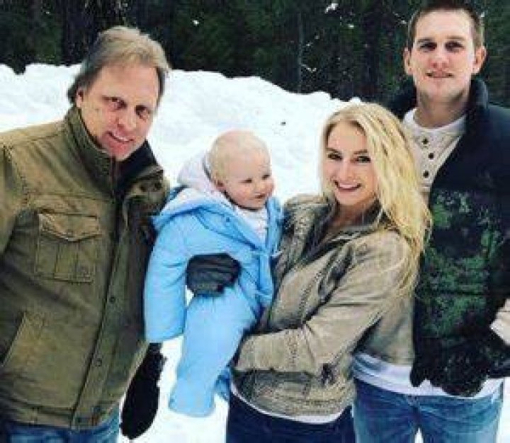 Mandy Hansen with her family