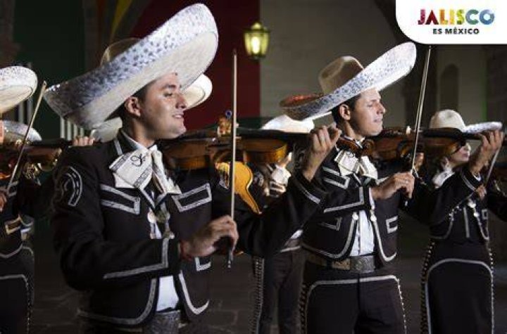 Mariachi de Mexico en Espa&ntilde;a #Tradiciones #Jalisco #M&eacute;xico - mariachi canciones para bailar
