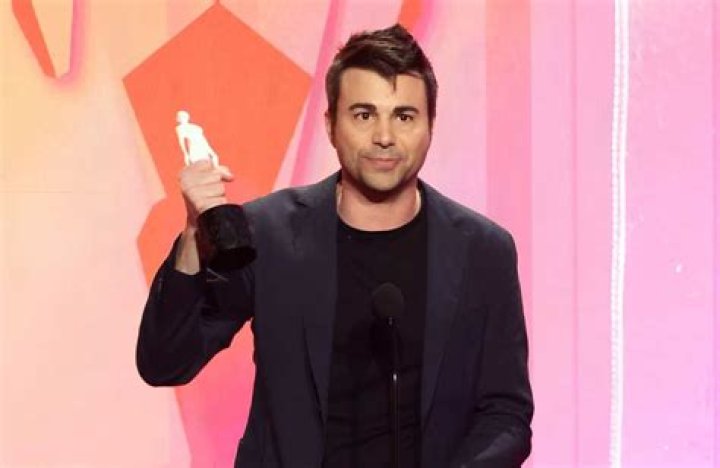 Mark Rober accepting an award at the 2022 Stremy Awards. 