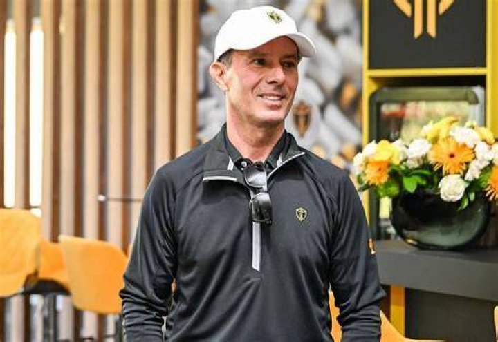 mike weir net worth property