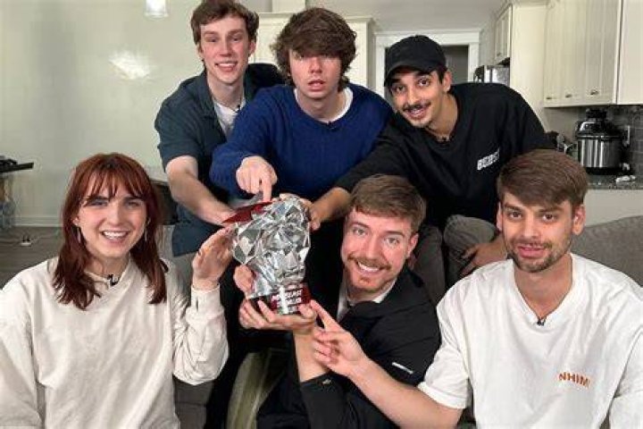 MrBeast receiving an award