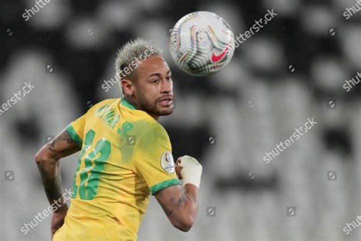 Neymar's look-alike storms stadium, commotion Neymar's look-alike storms stadium, commotion