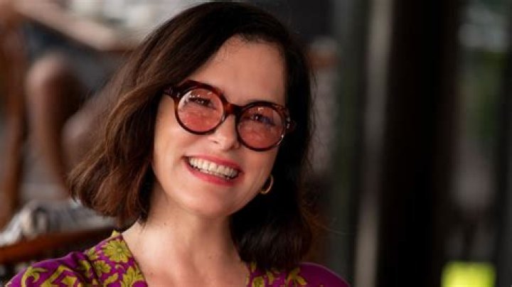 Parker Posey Net Worth – How Much is Posey Worth?
