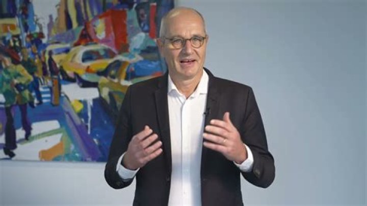 Peter Rawlinson background and education Peter Rawlinson background and education