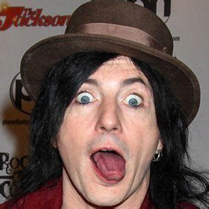 Phil Lewis Net Worth