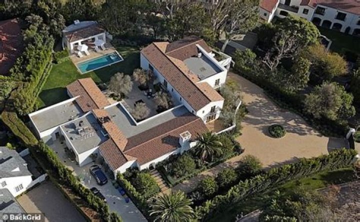 Ryan Seacrest houses