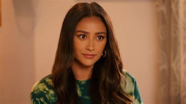 Shay Net Worth - How Much Does Shay Make?