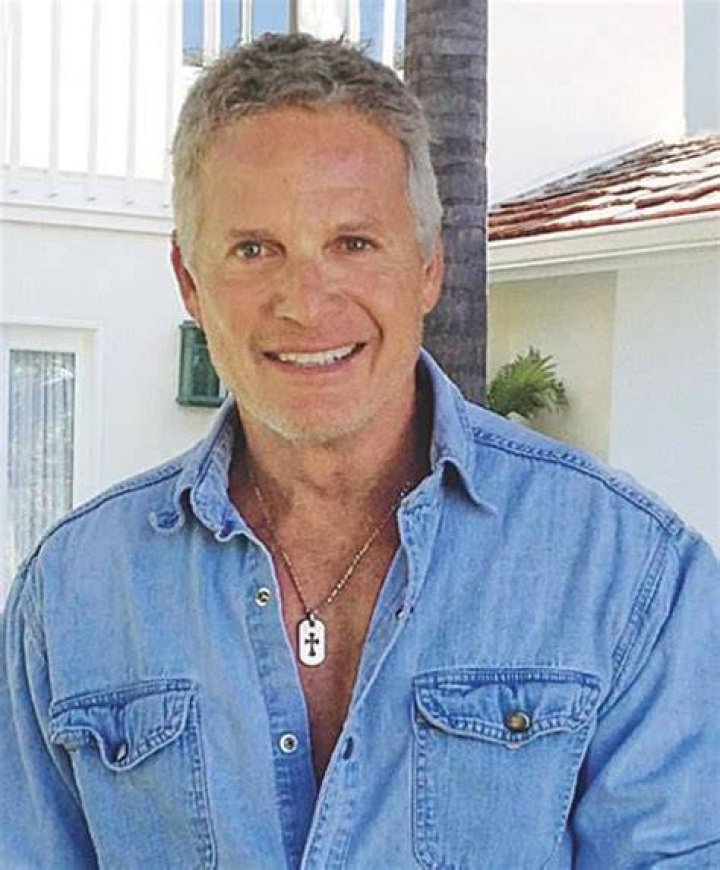 Steve Bond