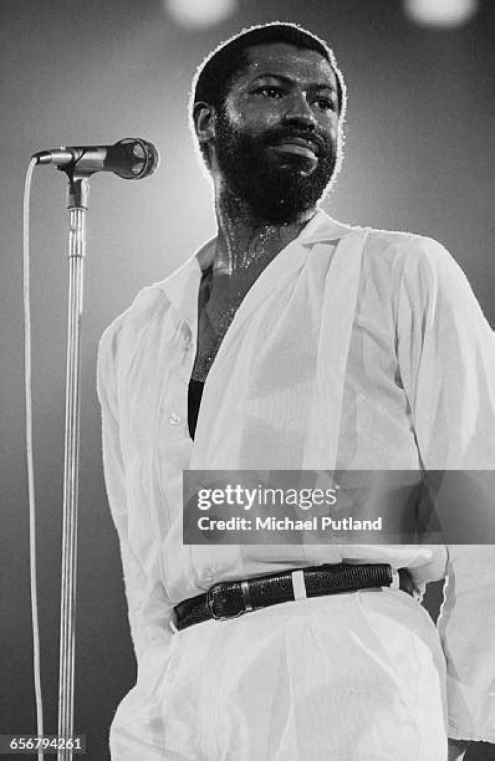 Teddy Pendergrass performing