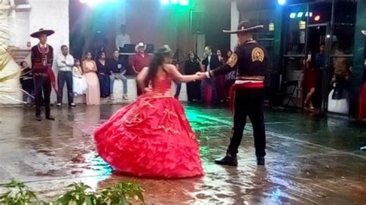 Tiempo de Vals con Mariachi. Quincea&ntilde;era, vals, - mariachi canciones para bailar