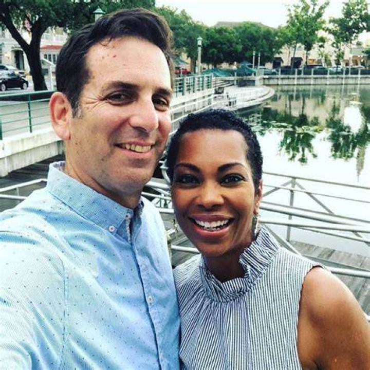 Tony Berlin and Harris Faulkner with their daughters
