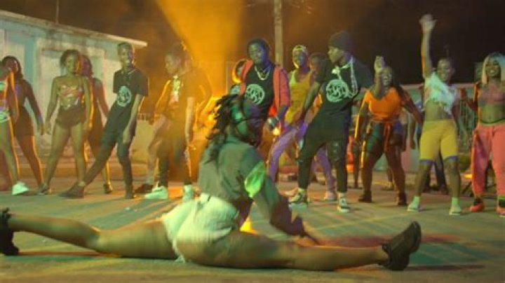 Vybz Kartel - Run Dancehall (Official Video) ft. Lisa Mercedez - top dancehall party songs