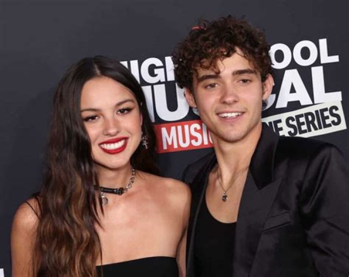 Who Has the Singer Dated?
