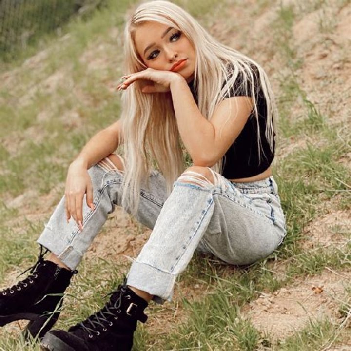 Zoe Laverne's Social Media Following Zoe Laverne's Social Media Following
